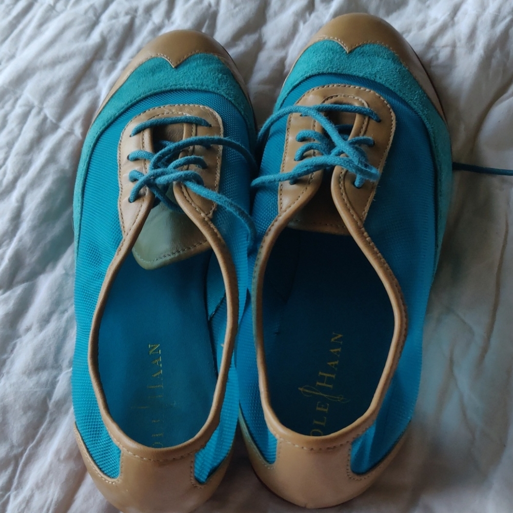 Women's size 7 blue and tan dress shoes
